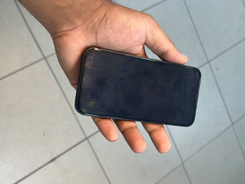 Apple iPhone 13 1