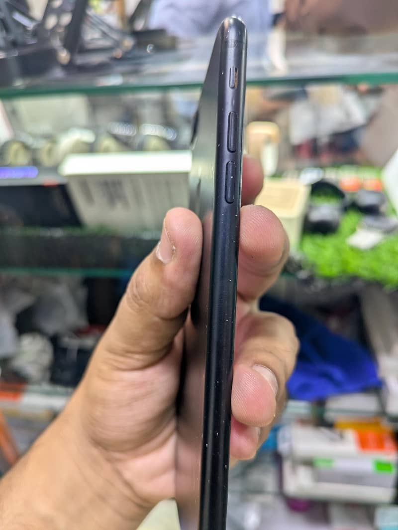 Apple iPhone 7 Plus 2
