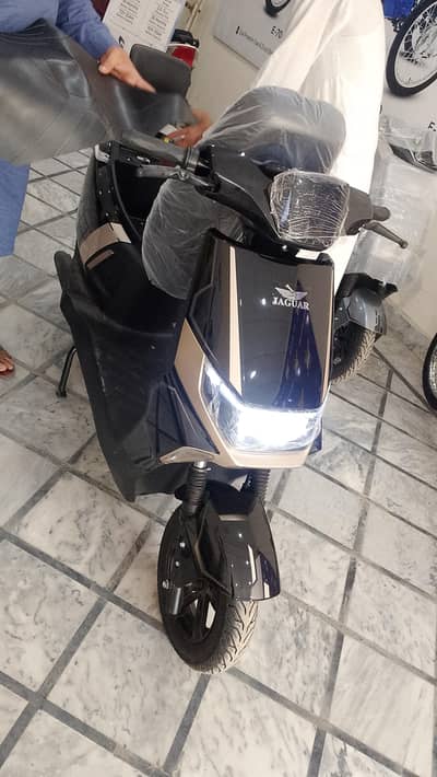 MS jaguar new eve Bike. only just 100km running