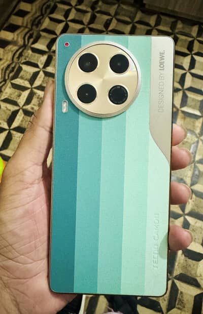 Tecno CAMON 30
