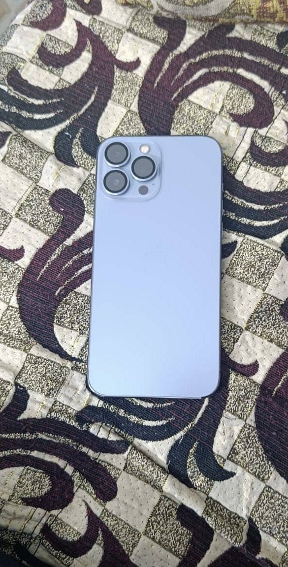 Apple iPhone 13 Pro Max 2
