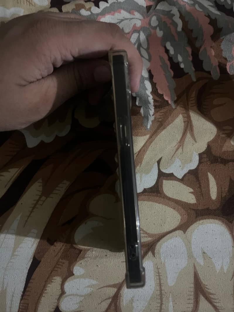 Apple iPhone 14 3