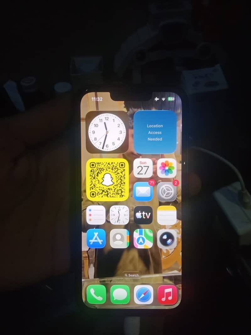 Apple iPhone 16e 1