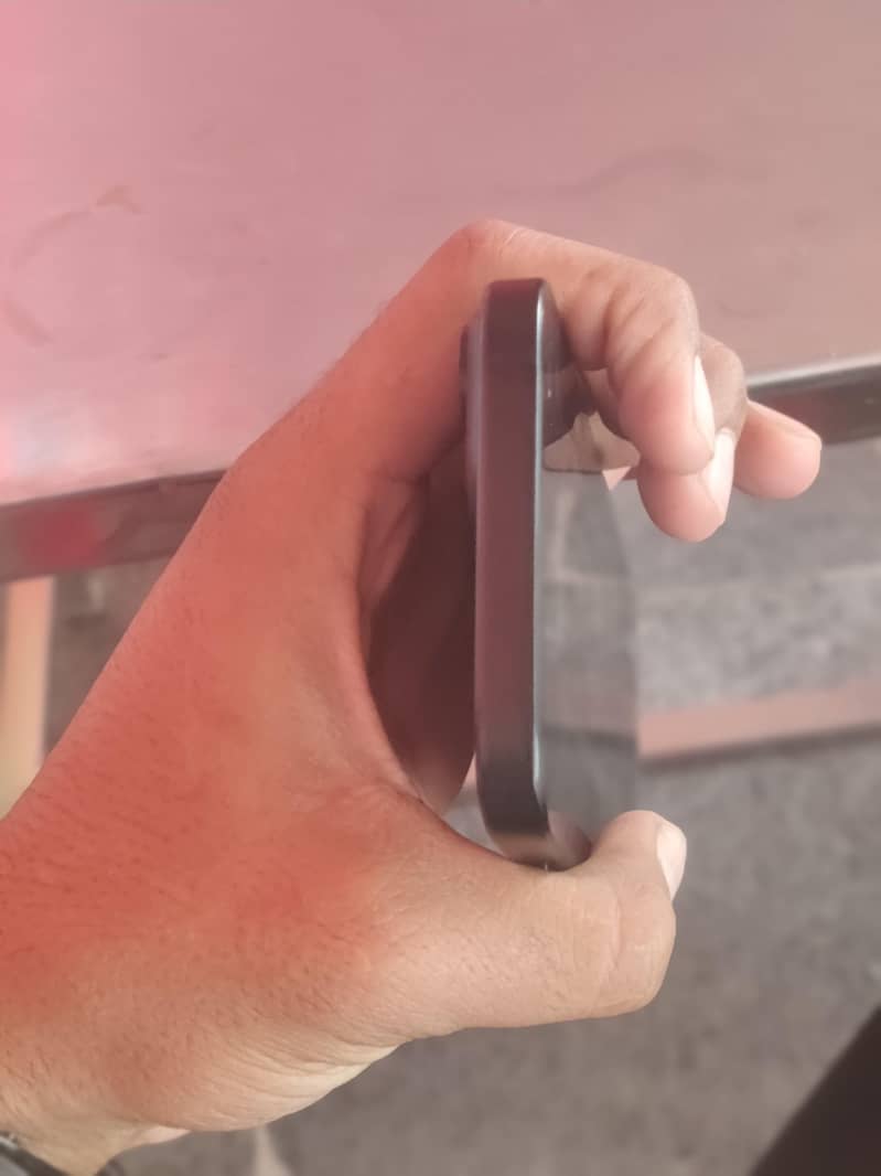 iPhone 15 5