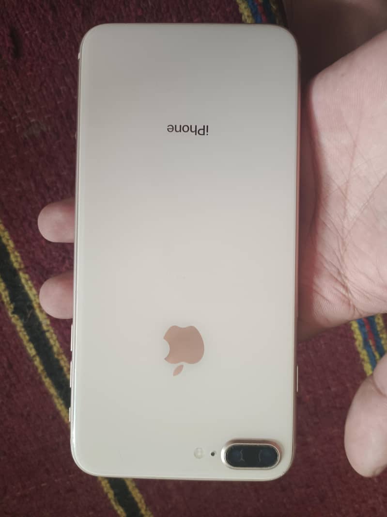 Apple iPhone 8 Plus 1