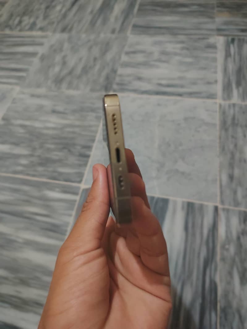 Apple iPhone 13 Pro 4