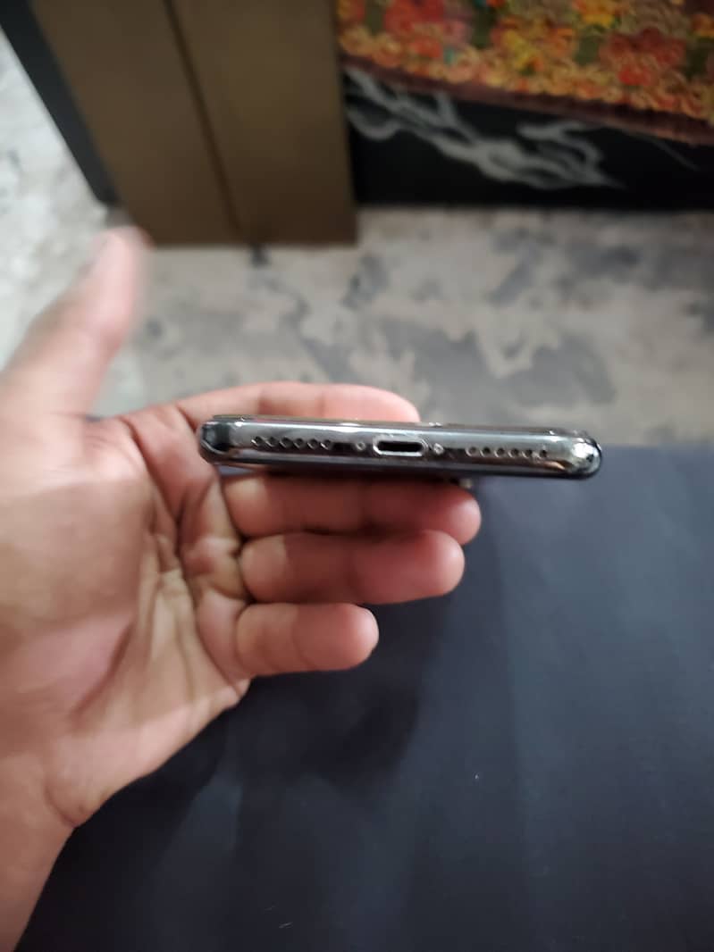 Apple iPhone X 3
