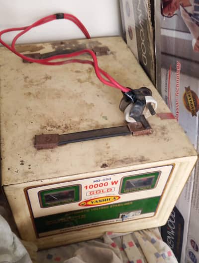1000 Watt Voltage Stabilizer – Good Condition