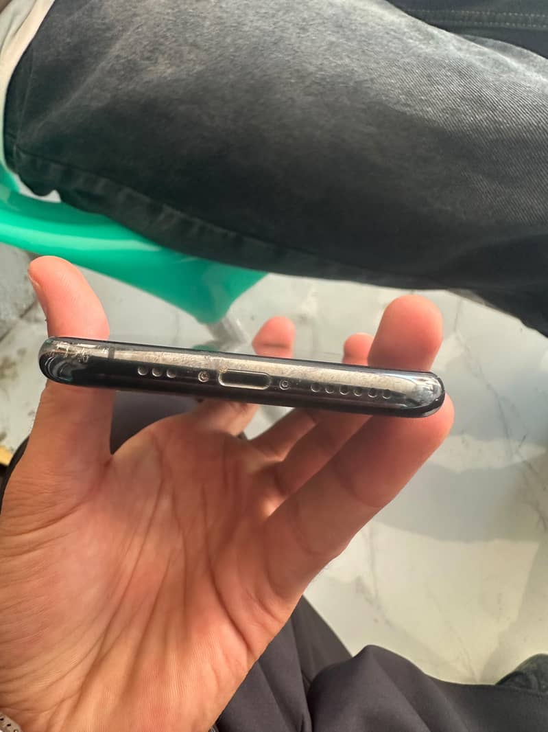 Apple iPhone 11 Pro 1