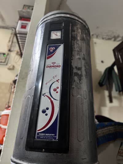Diamond gas geyser