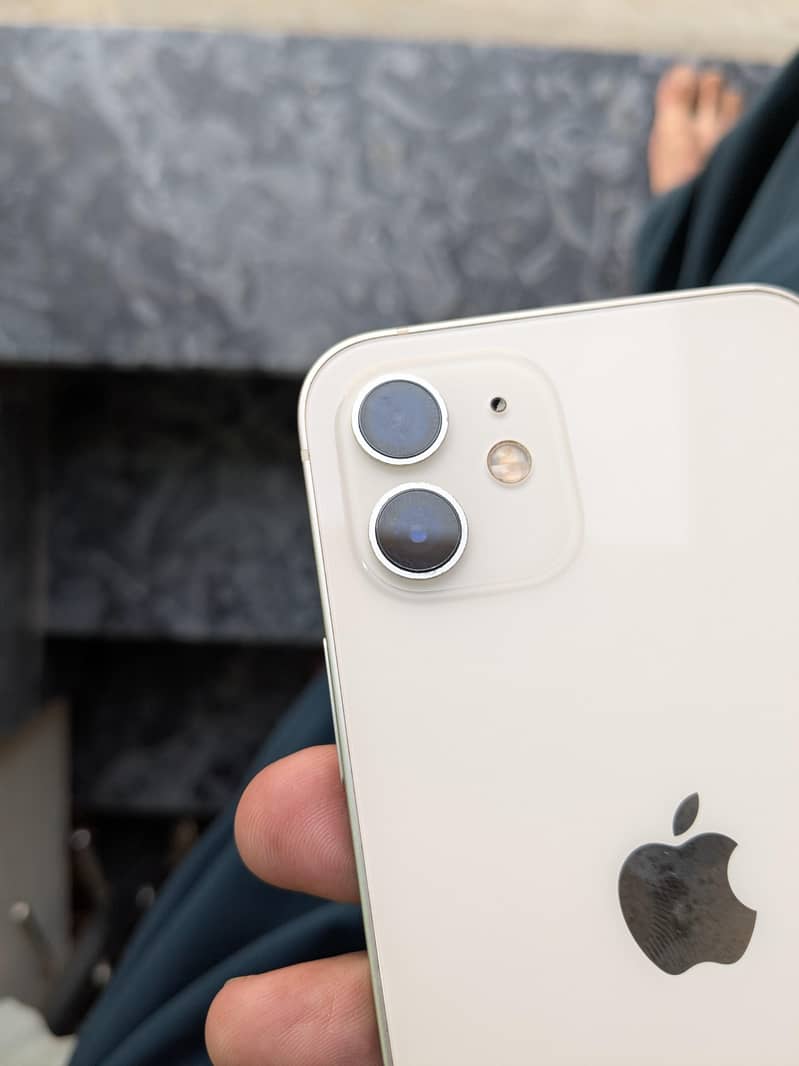 Apple iPhone 12 7