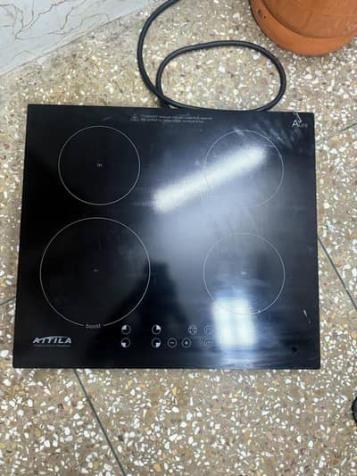 Attila Aura+ 4-Burner Electric Induction Cooker.