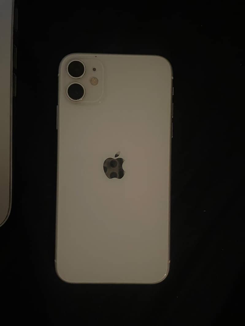 Apple iPhone 11 0