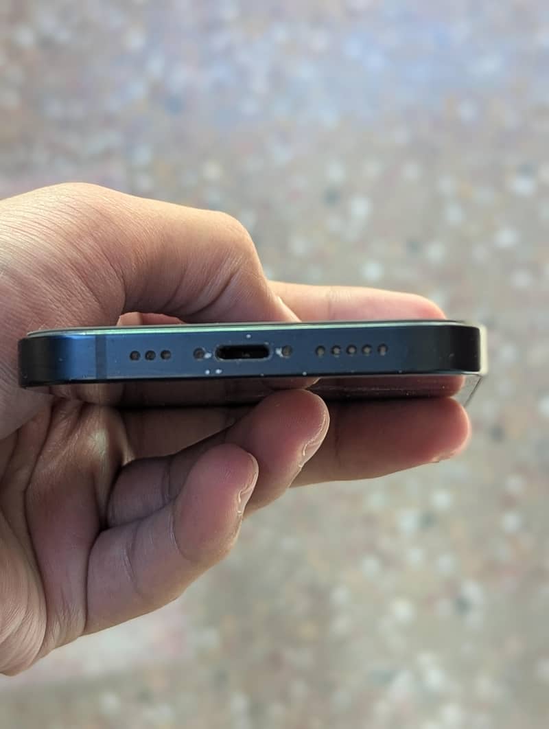 Apple iPhone 13 4