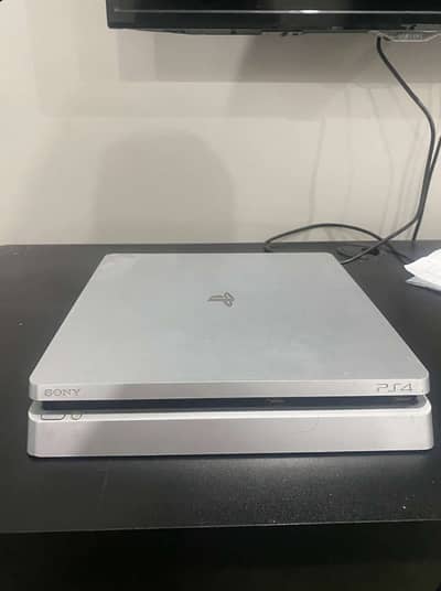 PS4 SLIM one controller 500 Gb (price negotiable)