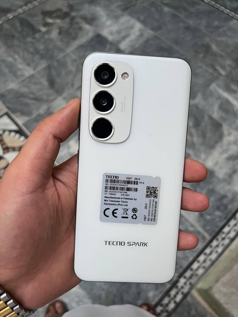Tecno SPARK 40 Pro plus 0