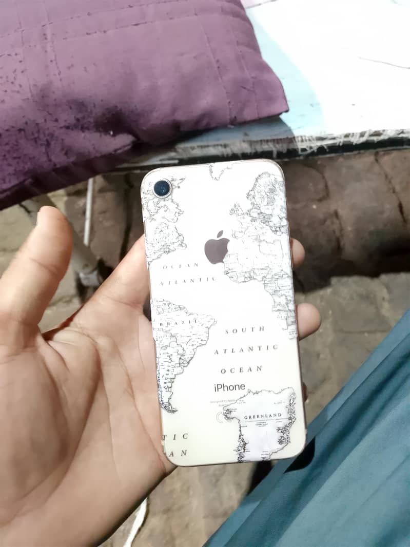Apple iPhone 8 3