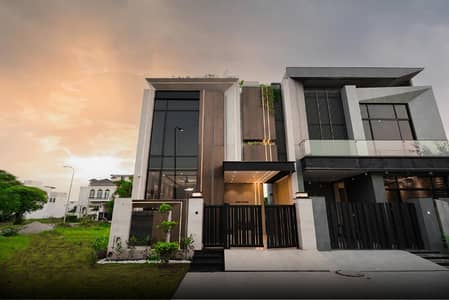 5 MARLA BRAND NEW HOUSE AVAILABLE FOR SALE IN DHA 9 TOWN IN REASONABLE PRICE