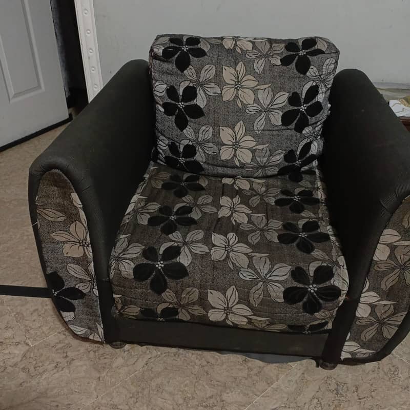 Sofas and Table for Sale 4