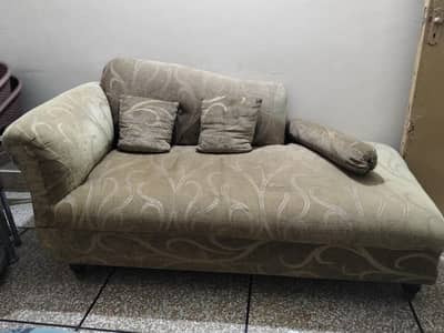 Dewan sofa