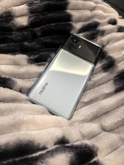 Realme GT 5