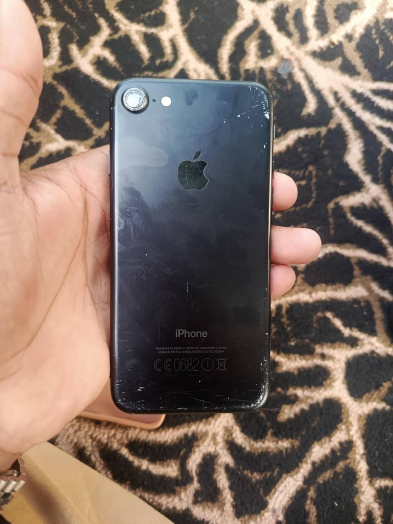 Apple iPhone 7 2