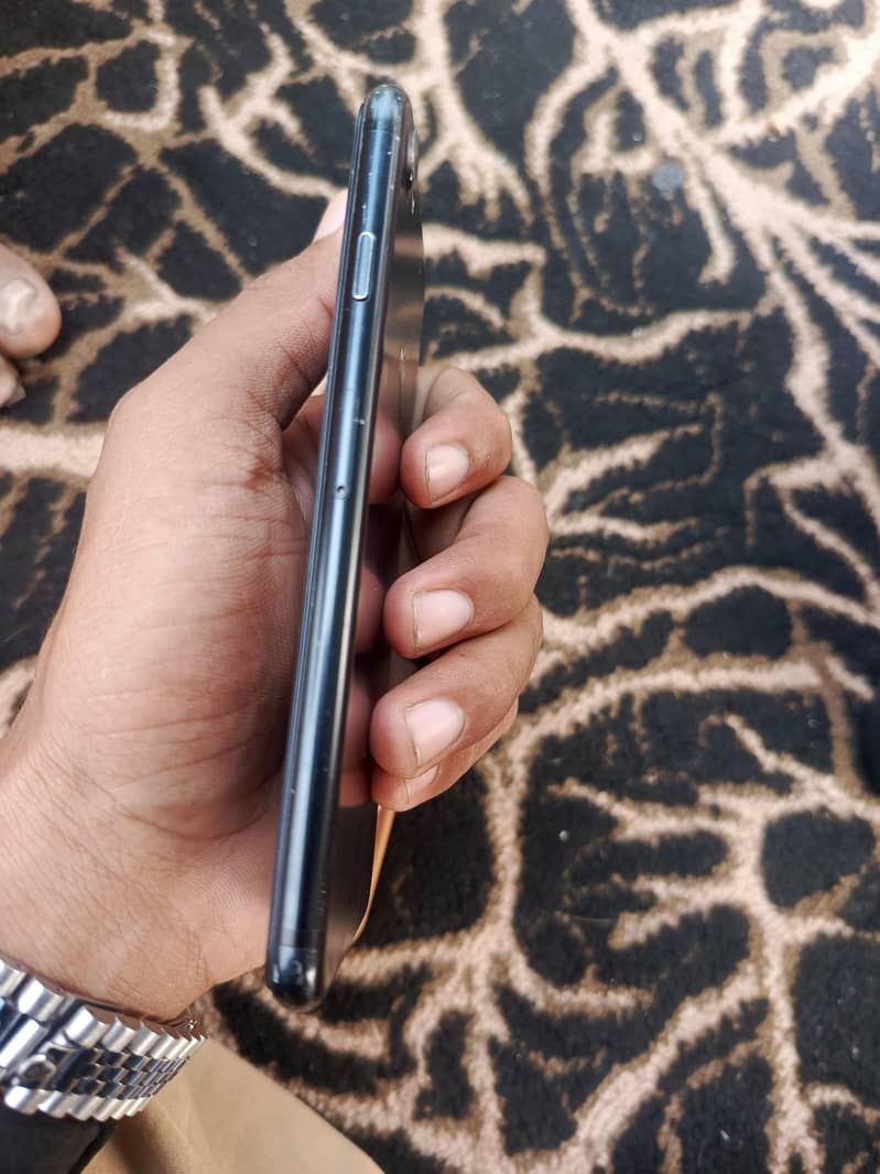 Apple iPhone 7 3