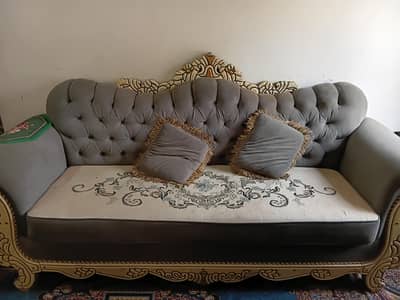 7 seater sofa set available for sale crown design 2 year use only