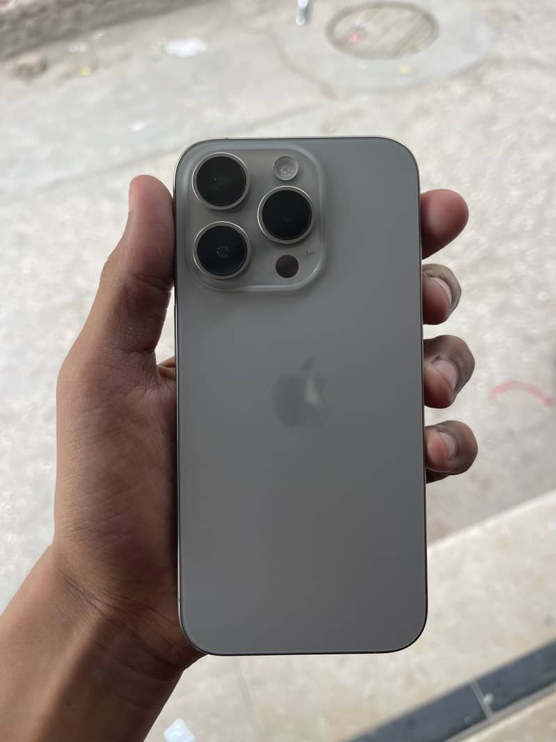 Apple iPhone 15 Pro 3