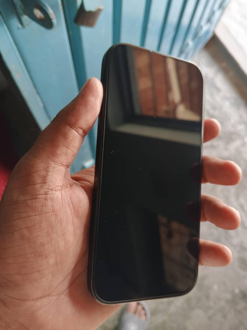 Apple iPhone 16 Pro 5