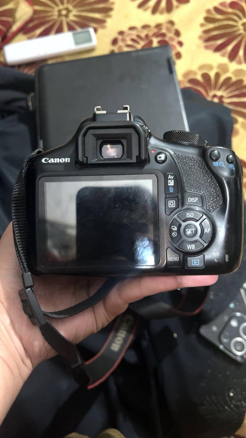 canon EOS 1300D 3