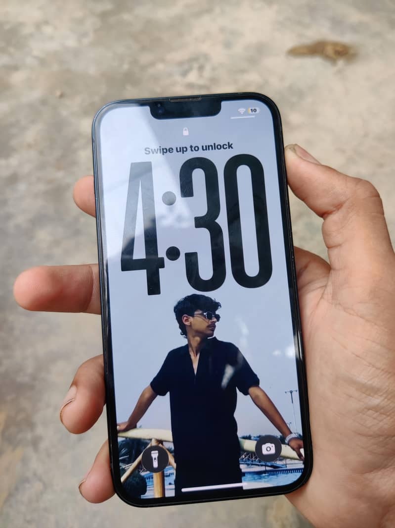 Apple iPhone 14 3