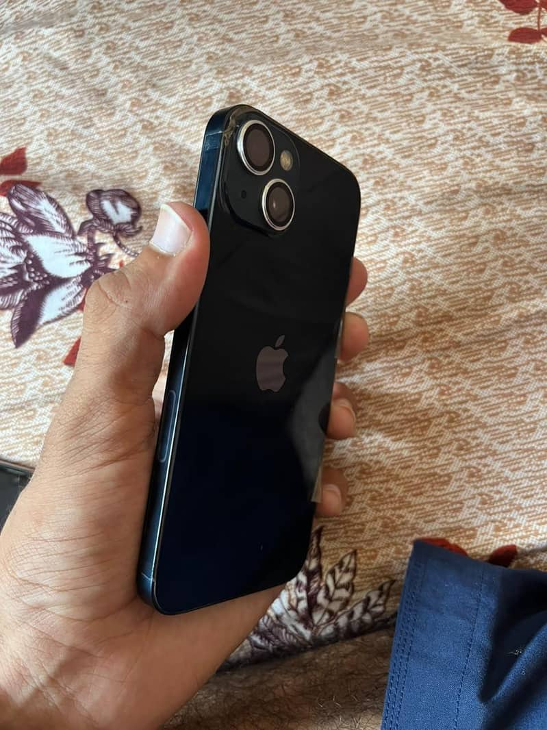 Apple iPhone 13 7