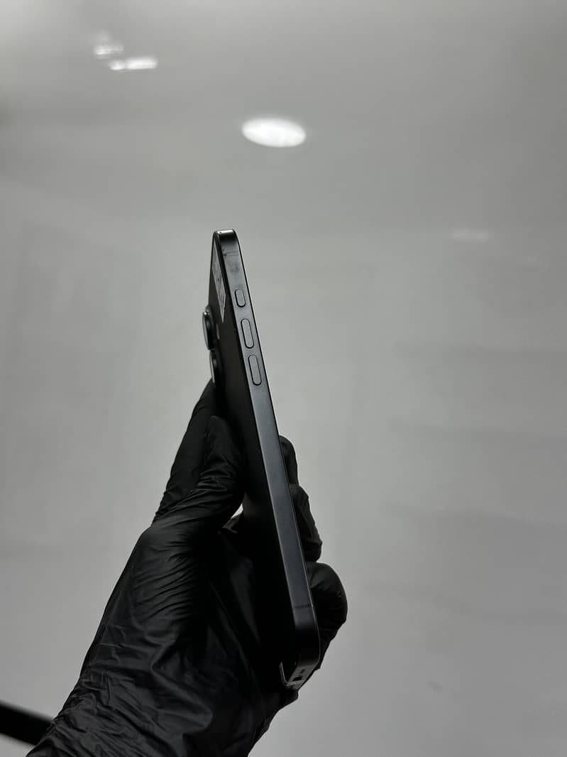 Apple iPhone 16 Plus 5