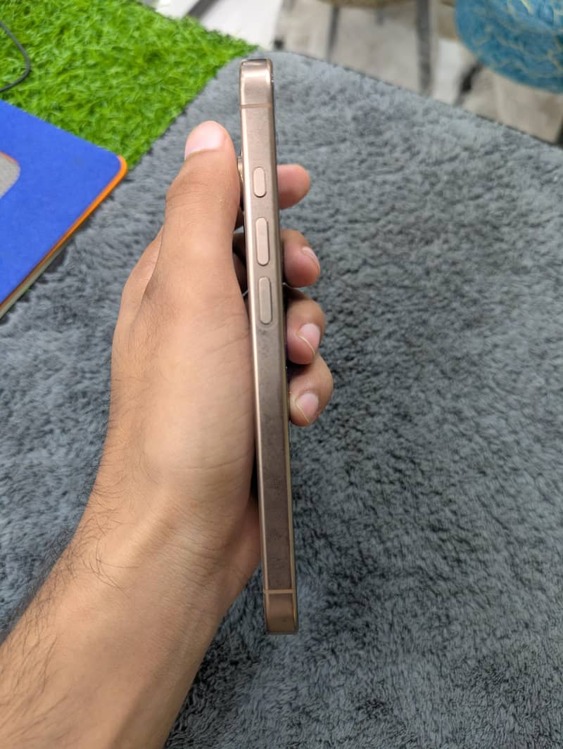 Iphone 16 pro 3
