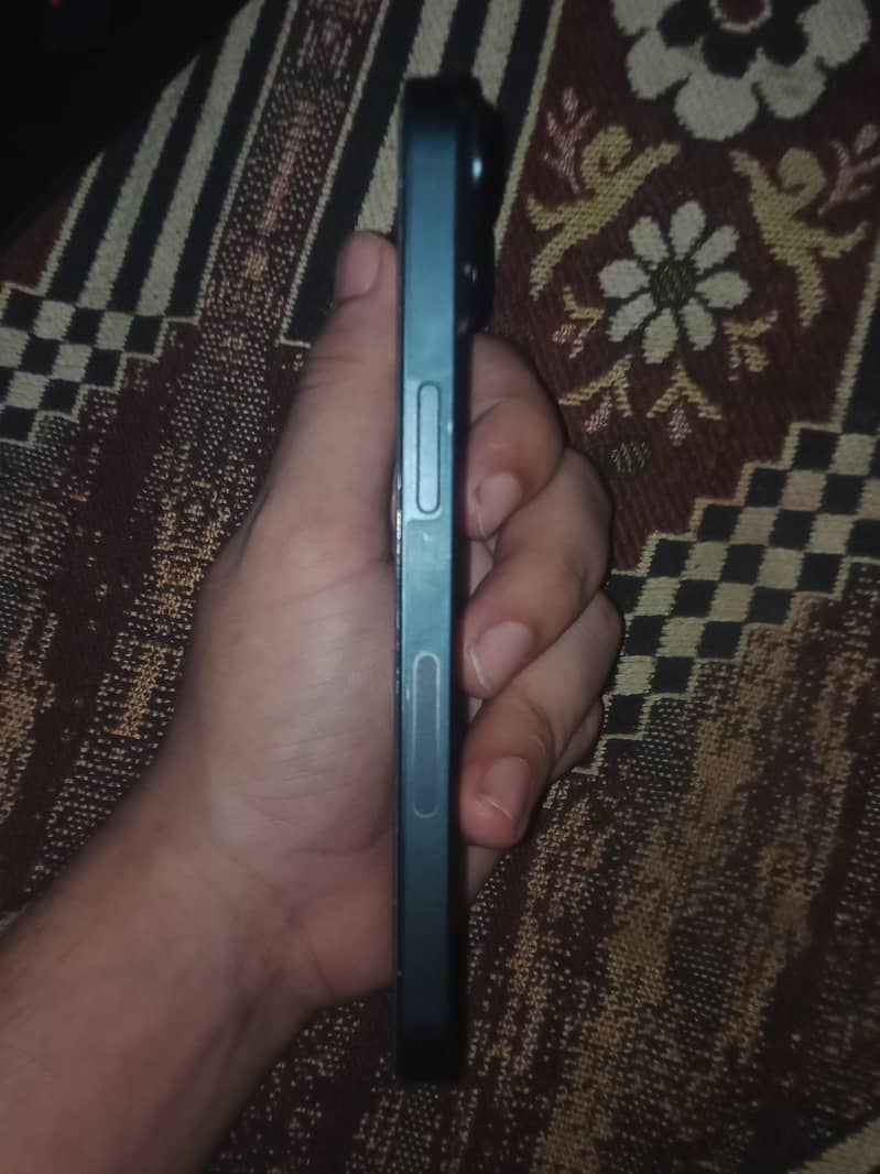 Apple iPhone 14 5