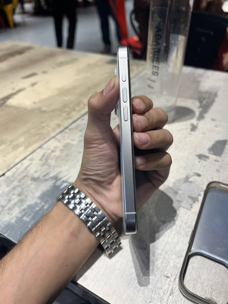 iPhone 15 Pro (10/10 condition) 3
