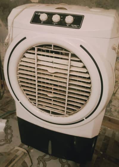 Medium size original super Asia Air room cooler, just used one season.