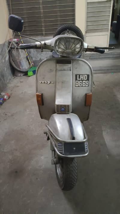 Vespa 150 cc Scooter Good Condition.