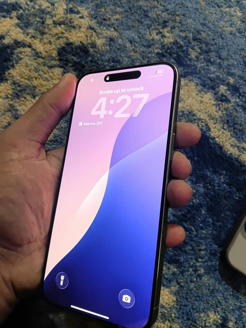 Apple iPhone 15 Pro Max 0