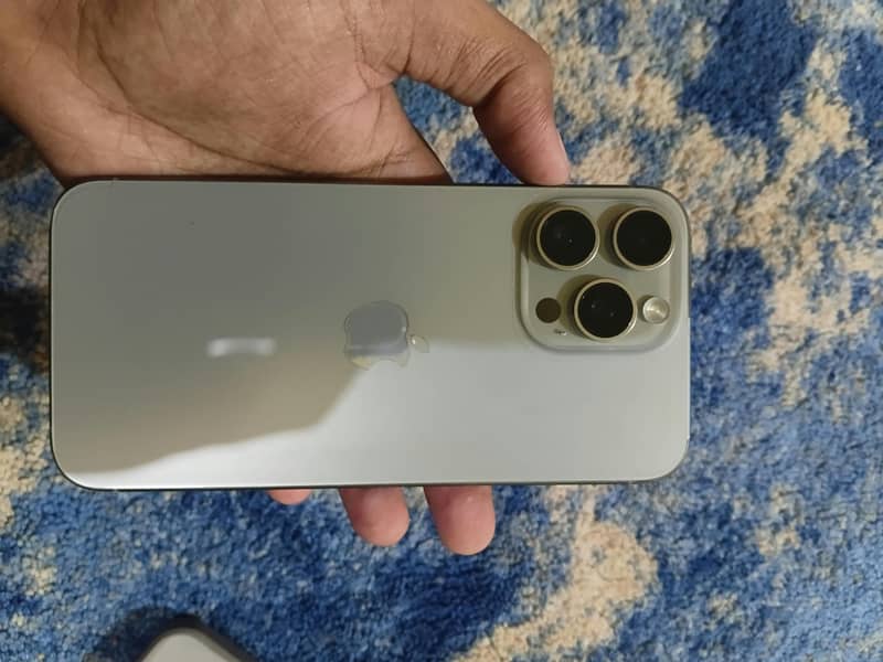 Apple iPhone 15 Pro Max 1