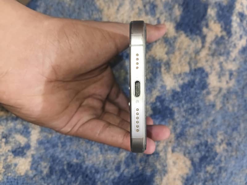 Apple iPhone 15 Pro Max 3