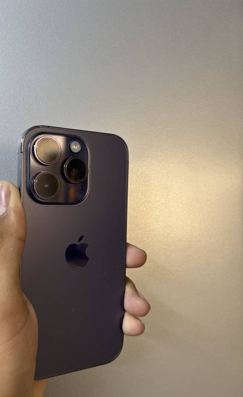 Apple iPhone 14 Pro 0