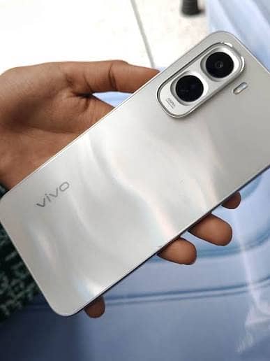 Vivo y500