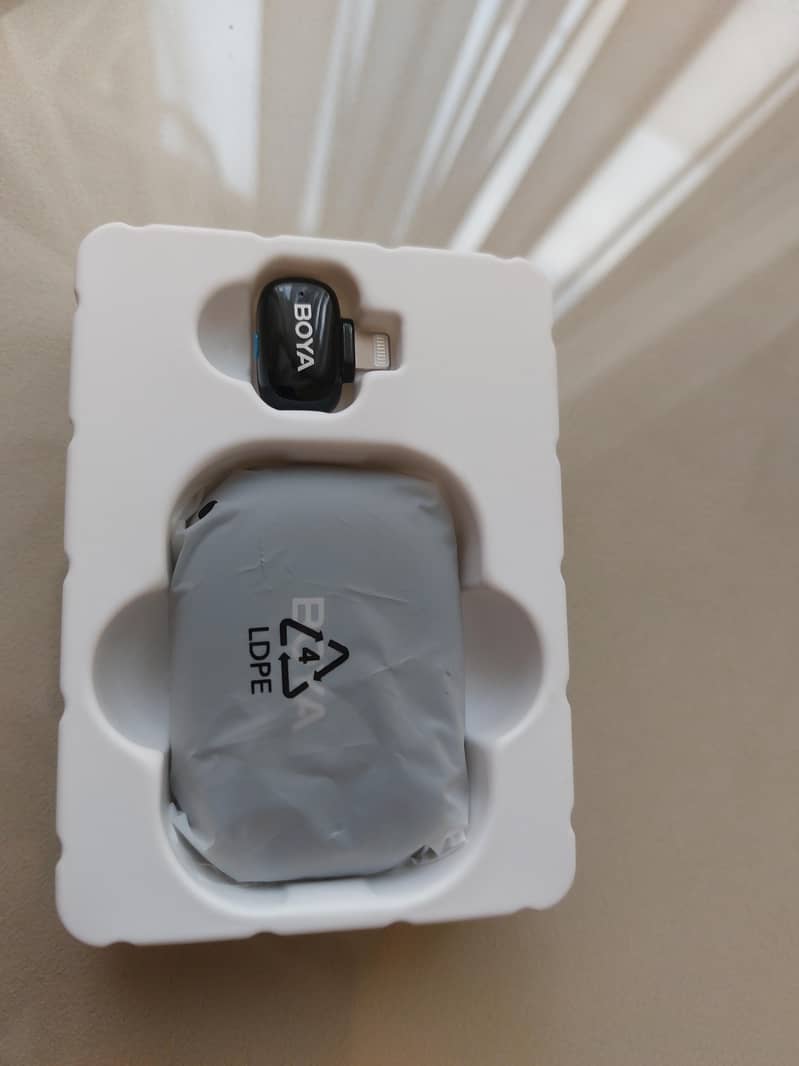 BOYA Mini 2 (wireless mics) 4
