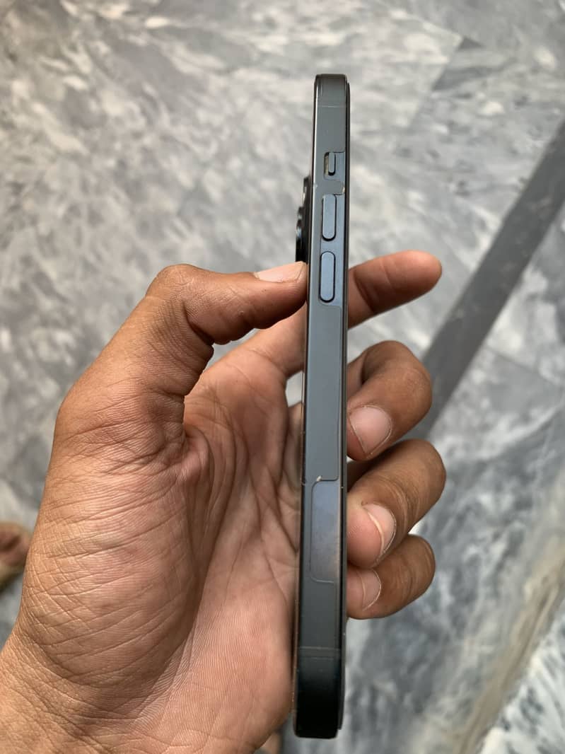 Apple iPhone 14 1