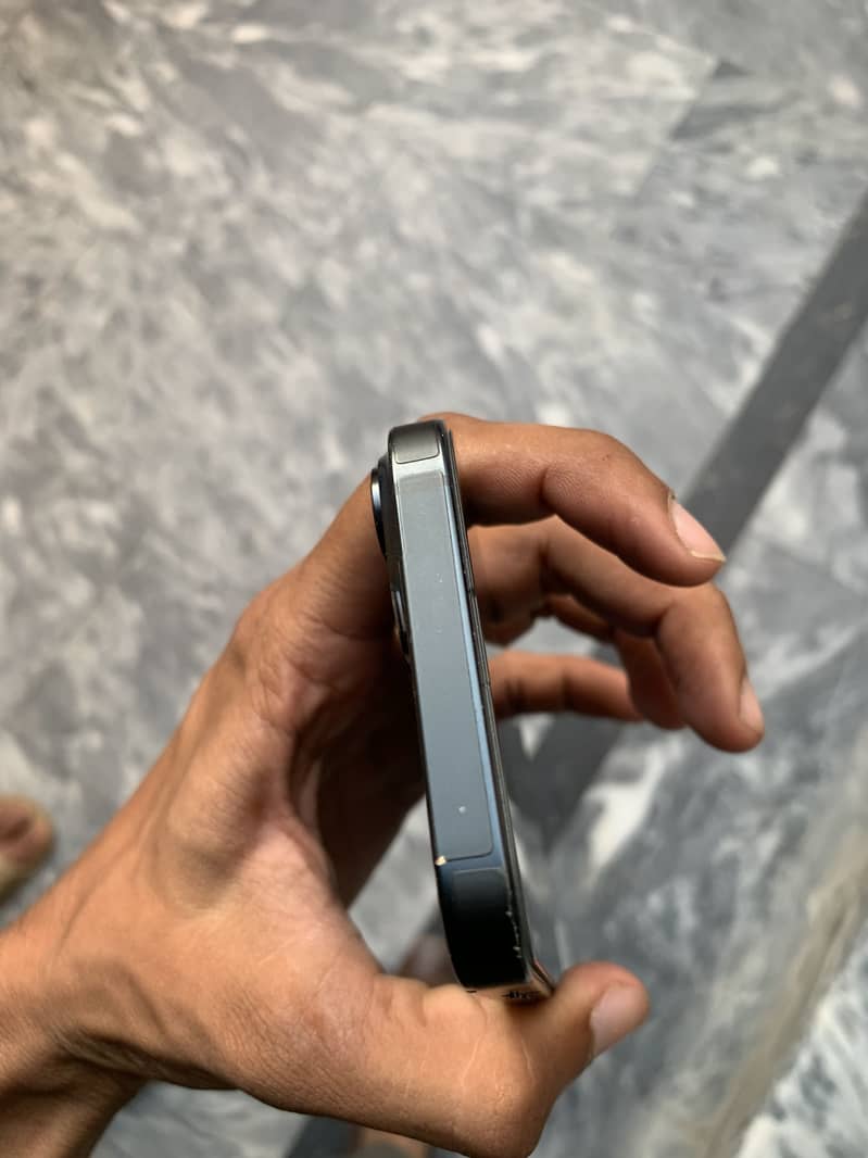 Apple iPhone 14 6