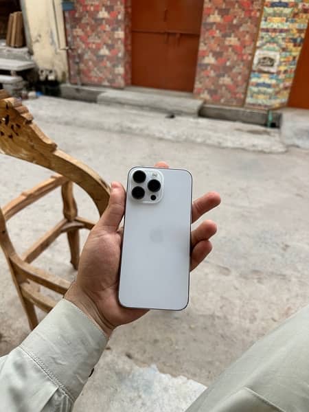 Iphone 14 pro max 4