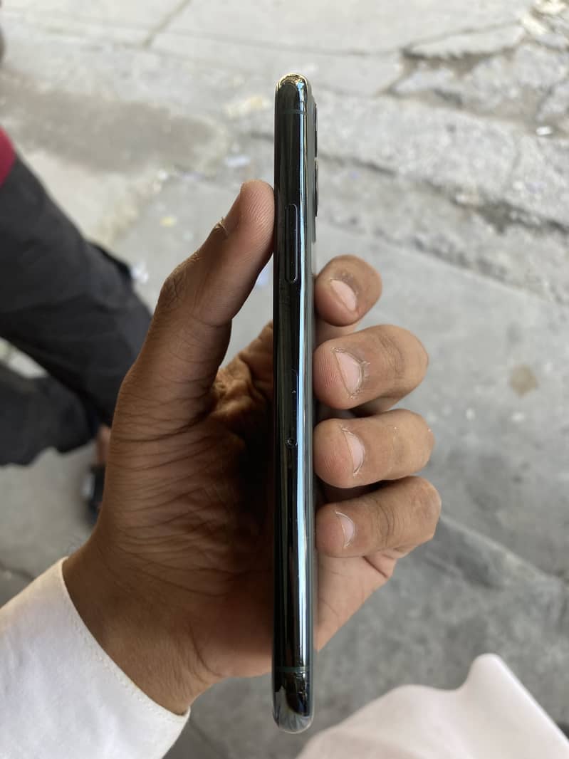 Apple iPhone 11 Pro 5