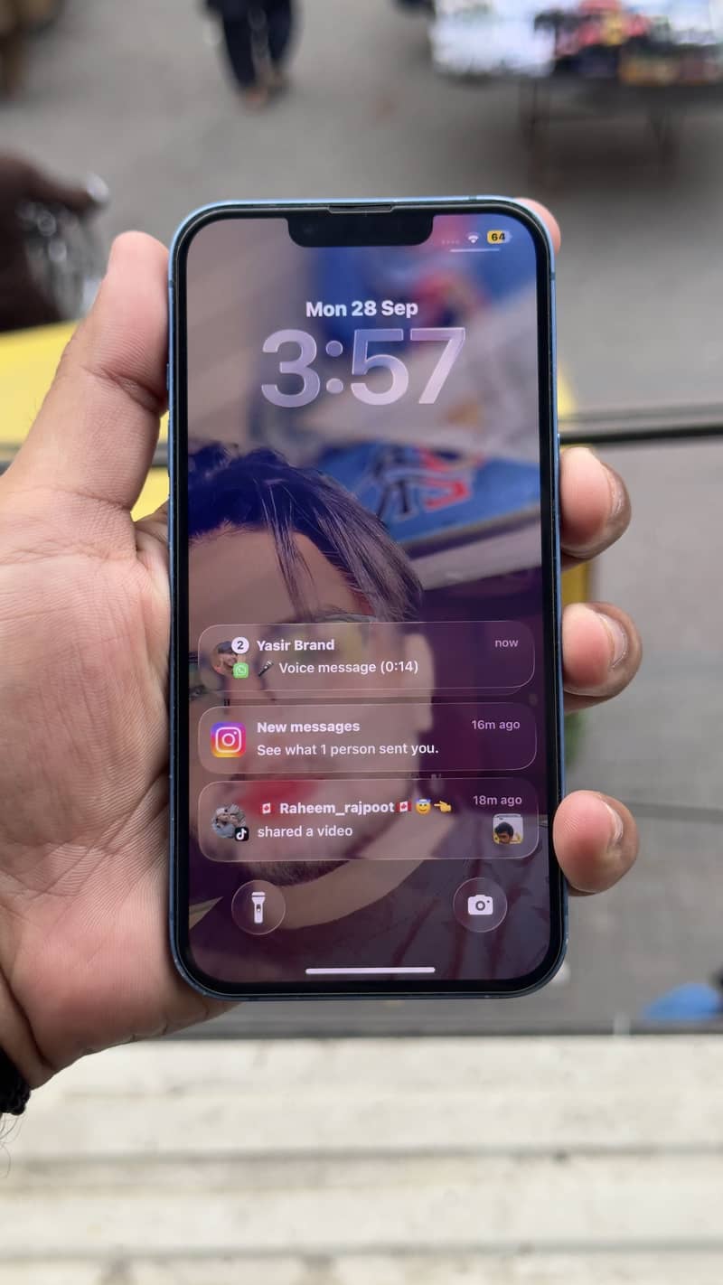Apple iPhone 13 4